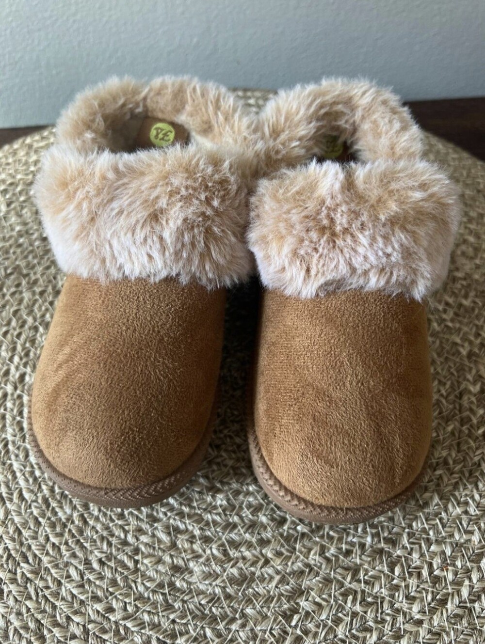 Kids Cozy Faux-Fur Slip-On Slippers in Chestnut Brown